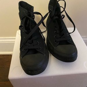 UNISEX Converse Hightops NWOT